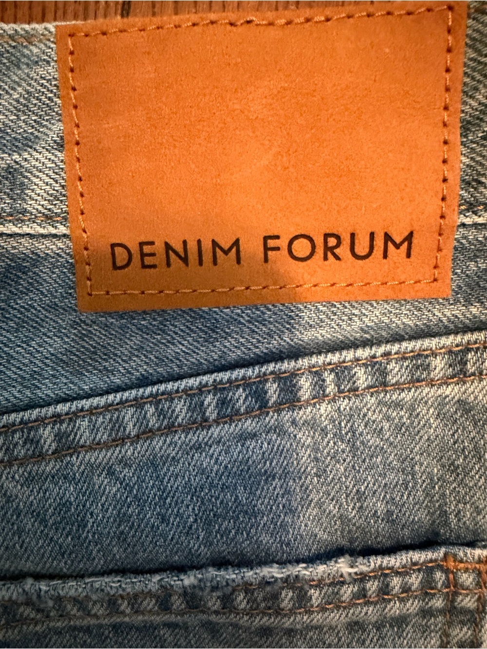 Aritzia Denim Forum The Yoko Mid Thigh Denim Shorts Jorts Raw Hem Size 32 Light - Picture 6 of 12
